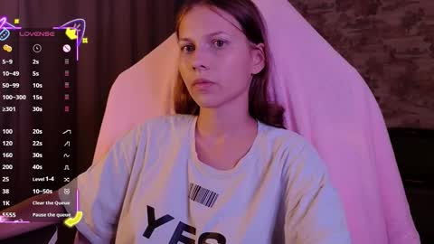 Snapshot of small_emma0 chatting on September 24, 4:10 pm Emma online show from September 24, 4:10 pm