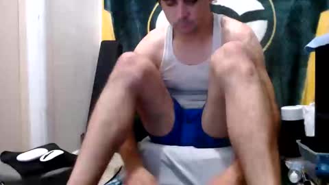 Snapshot of small_wood21 chatting on December 29, 4:59 am small wood21 online show from December 29, 4:59 am