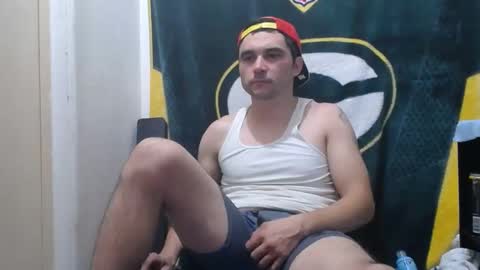 Snapshot of small_wood21 chatting on January 7, 9:29 am small wood21 online show from January 7, 9:29 am