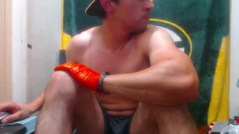 Snapshot of small_wood21 chatting on October 3, 7:05 am small wood21 online show from October 3, 7:05 am