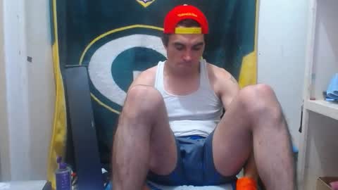 Snapshot of small_wood21 chatting on November 12, 9:53 am small wood21 online show from November 12, 9:53 am