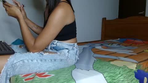 smallflorecita online show from January 12, 7:53 am