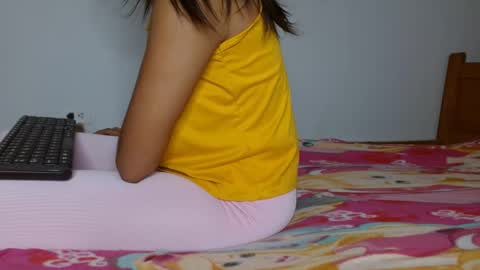 smallflorecita online show from March 3, 6:04 am