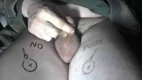 Snapshot of smallpenismwm chatting on December 9, 11:24 pm pussyfree4eva online show from December 9, 11:24 pm