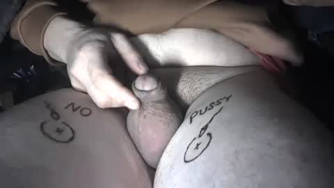 Snapshot of smallpenismwm chatting on December 25, 2:23 pm pussyfree4eva online show from December 25, 2:23 pm