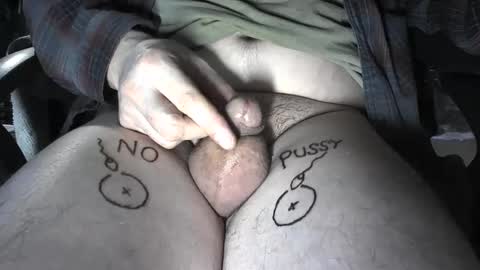 Snapshot of smallpenismwm chatting on February 23, 9:26 pm pussyfree4eva online show from February 23, 9:26 pm