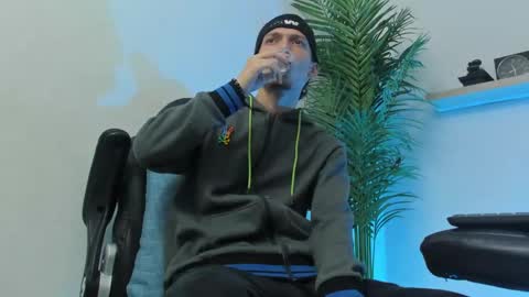 SMIT  online show from December 7, 6:21 am