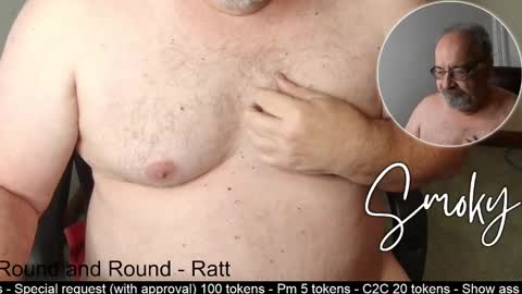 Snapshot of smokymountanman chatting on December 1, 11:58 pm smokymountanman online show from December 1, 11:58 pm