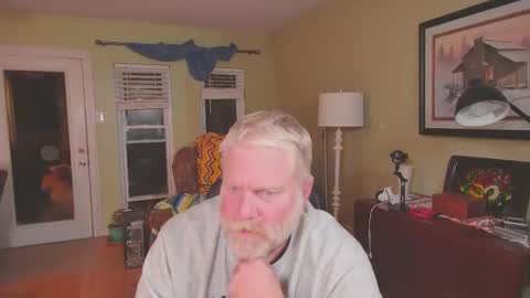 Snapshot of smokymountanman chatting on November 16, 2:06 am smokymountanman online show from November 16, 2:06 am