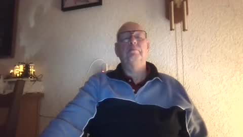 Snapshot of smoothy5460 chatting on December 16, 3:43 pm smoothy5460 online show from December 16, 3:43 pm