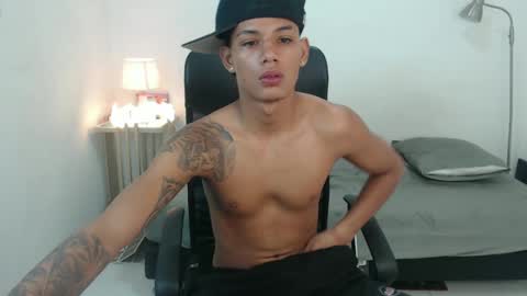 snak_master1 online show from October 3, 2:47 pm