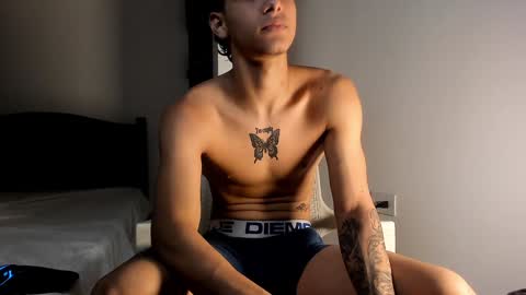 snakebutterfly online show from January 3, 8:21 am