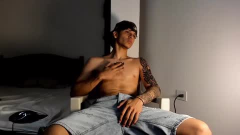 snakebutterfly online show from January 9, 6:59 am