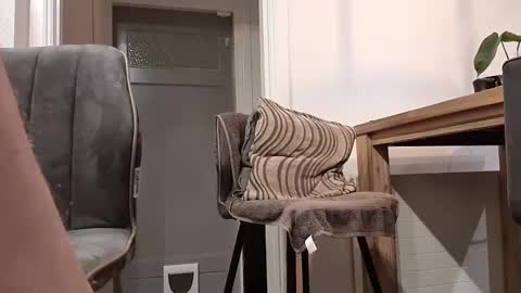 sneakerboy444 online show from January 11, 9:25 pm