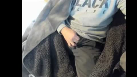 snip1977 online show from December 17, 9:37 am