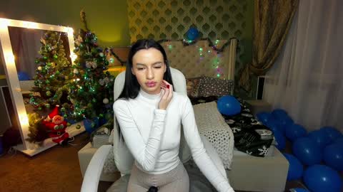 snow_whiteeex online show from December 21, 11:02 pm
