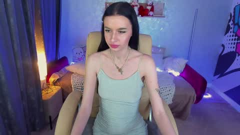 snow_whiteeex online show from January 7, 10:54 am