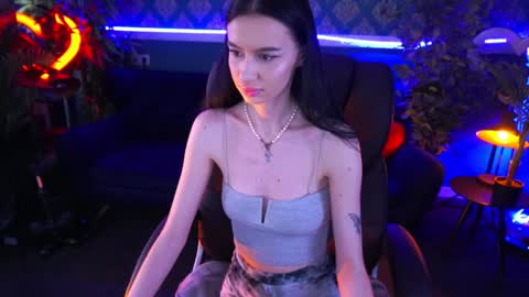 snow_whiteeex online show from February 4, 10:00 am