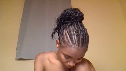 Snapshot of snowie_eyes chatting on November 19, 12:54 am Snowie eyes online show from November 19, 12:54 am