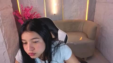 Snapshot of sofi_adams_tx chatting on December 4, 12:25 pm Online 800 to 1400 online show from December 4, 12:25 pm