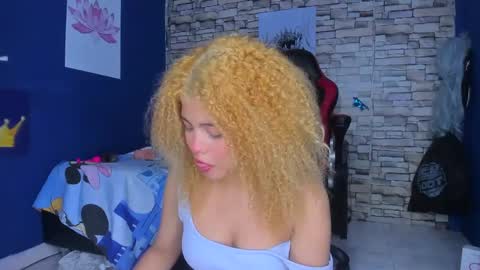 sofiacastillo01 online show from February 18, 4:05 pm