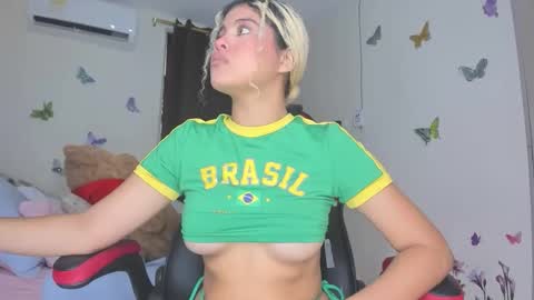 sofiacastillo01 online show from November 15, 1:29 pm