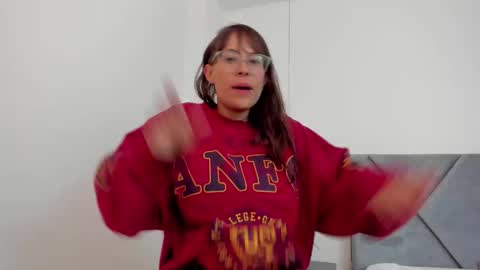 sofia  online show from November 9, 8:34 am