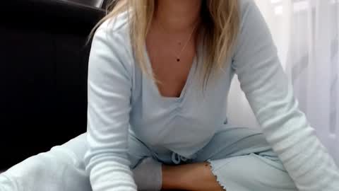 SofiaLenis online show from December 17, 3:06 pm