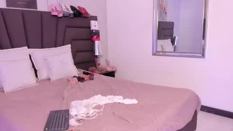 Snapshot of sofiperez_ chatting on September 24, 11:35 am online show from September 24, 11:35 am