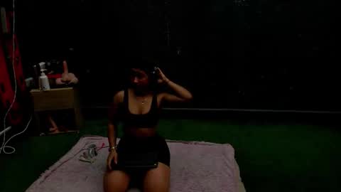 Snapshot of sofiperez_ chatting on October 4, 11:19 am online show from October 4, 11:19 am