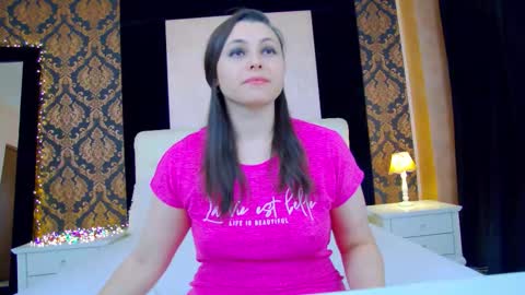 Snapshot of soft_lilly chatting on November 5, 6:57 am Lilly online show from November 5, 6:57 am