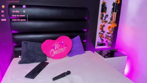 softienymph online show from September 10, 11:43 am