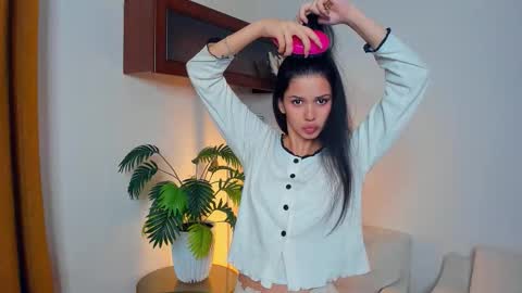 Snapshot of softlyy_bold chatting on October 2, 7:04 am Alice online show from October 2, 7:04 am