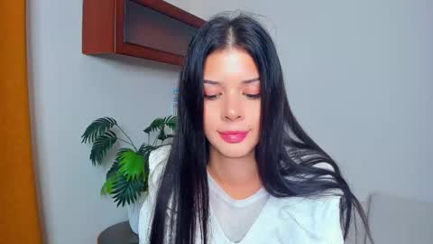 Snapshot of softlyy_bold chatting on October 11, 6:56 am Alice online show from October 11, 6:56 am