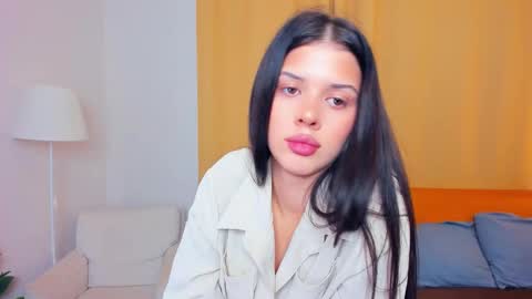 Snapshot of softlyy_bold chatting on October 28, 6:50 am Alice online show from October 28, 6:50 am