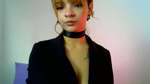 Snapshot of softy19 chatting on December 13, 7:53 pm softy19 online show from December 13, 7:53 pm