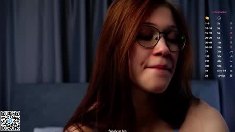 Snapshot of solaundree chatting on October 28, 1:09 am Ela online show from October 28, 1:09 am