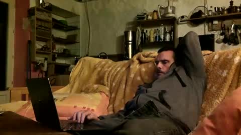 Snapshot of soldierboyparis chatting on January 29, 7:32 pm Alex Dixon online show from January 29, 7:32 pm