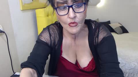 sondrariddle online show from February 8, 11:13 pm