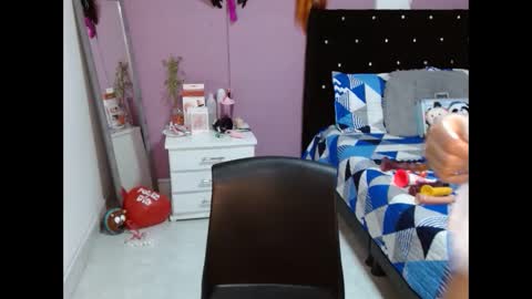 sonialatin69 online show from March 3, 9:05 pm