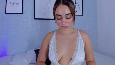 Snapshot of soph1a_ chatting on February 3, 7:42 pm Sophia online show from February 3, 7:42 pm