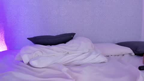 Snapshot of soph1a_ chatting on February 15, 10:52 pm Sophia online show from February 15, 10:52 pm