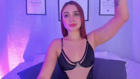 Snapshot of soph1a_ chatting on March 3, 3:41 am Sophia online show from March 3, 3:41 am