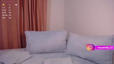 Snapshot of sophia_bones chatting on December 28, 4:30 am SophiI online show from December 28, 4:30 am