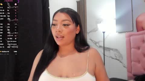 Snapshot of sophia_brunett chatting on March 7, 3:51 am Sophia online show from March 7, 3:51 am