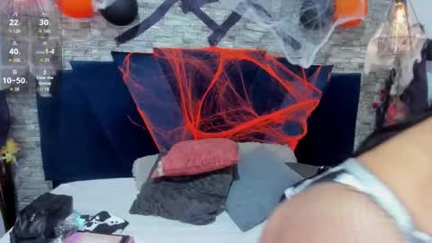 Snapshot of sophia_brunett chatting on October 31, 11:55 am Sophia online show from October 31, 11:55 am