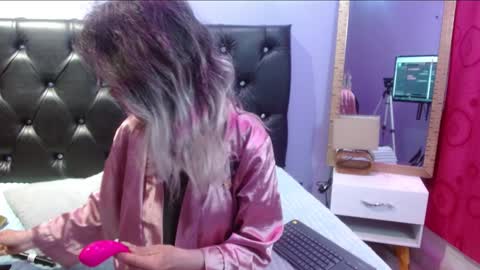     SOPHIA      online show from January 4, 11:11 am