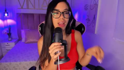 Snapshot of sophiaahill chatting on October 20, 8:42 pm Sophie Hill online show from October 20, 8:42 pm