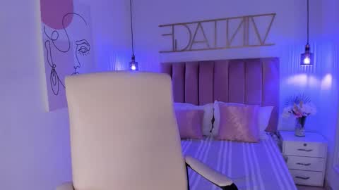 Snapshot of sophiaahill chatting on November 13, 8:30 pm Sophie Hill online show from November 13, 8:30 pm