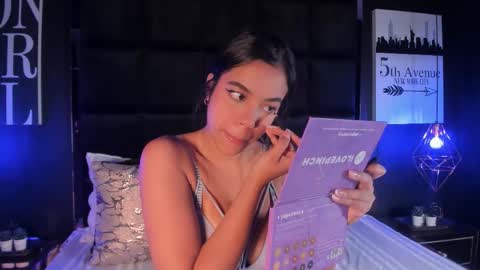 Snapshot of sophiaahill chatting on November 14, 9:02 pm Sophie Hill online show from November 14, 9:02 pm